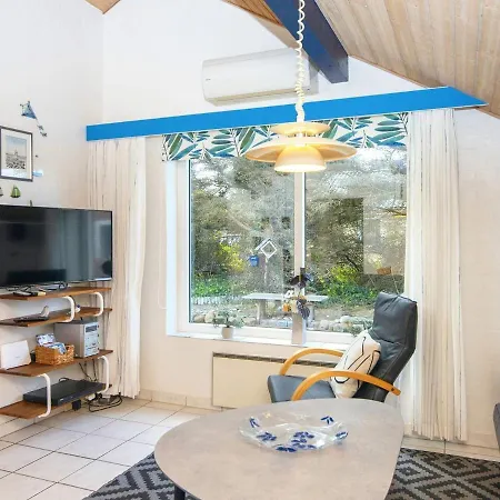 بيت للعطل 8 Person Holiday In Harbo Re *