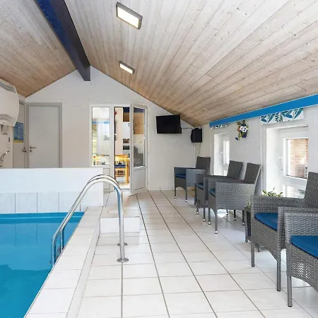 8 Person Holiday In Harbo Re *