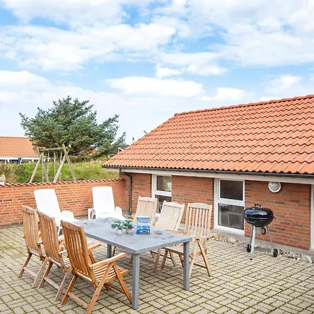 8 Person Holiday In Harbo Re بيت للعطل