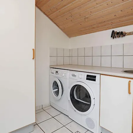 8 Person Holiday In Harbo Re بيت للعطل هاربور