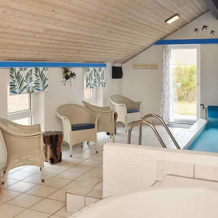 8 Person Holiday In Harbo Re هاربور