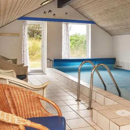 8 Person Holiday In Harbo Re بيت للعطل